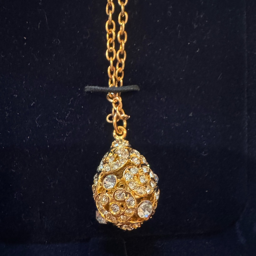 Gold Crystal Egg / Teardrop Pendant Necklace - Women's Jewelry